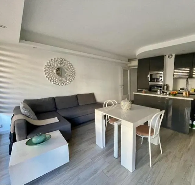 Apartment Charmant Appartement Plein Centre Saint-Tropez