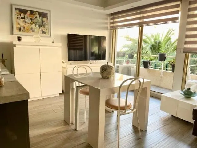 Charmant Appartement Plein Centre Saint-Tropez Lägenhet